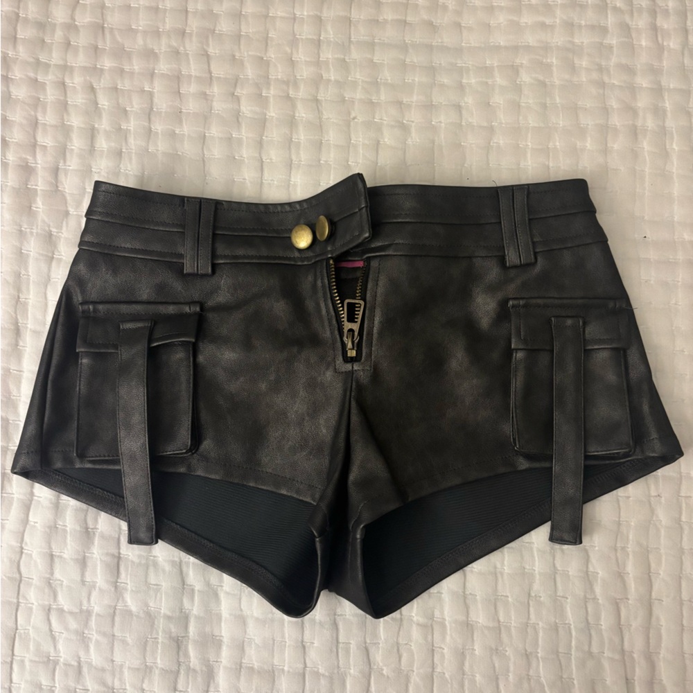 Edikted Black Cargo Shorts